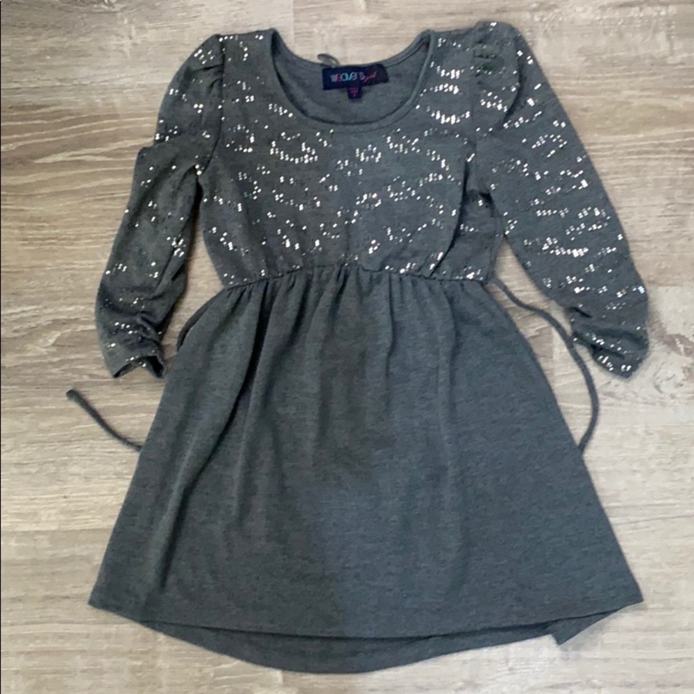 EUC gray knit dress with sparkle top.
